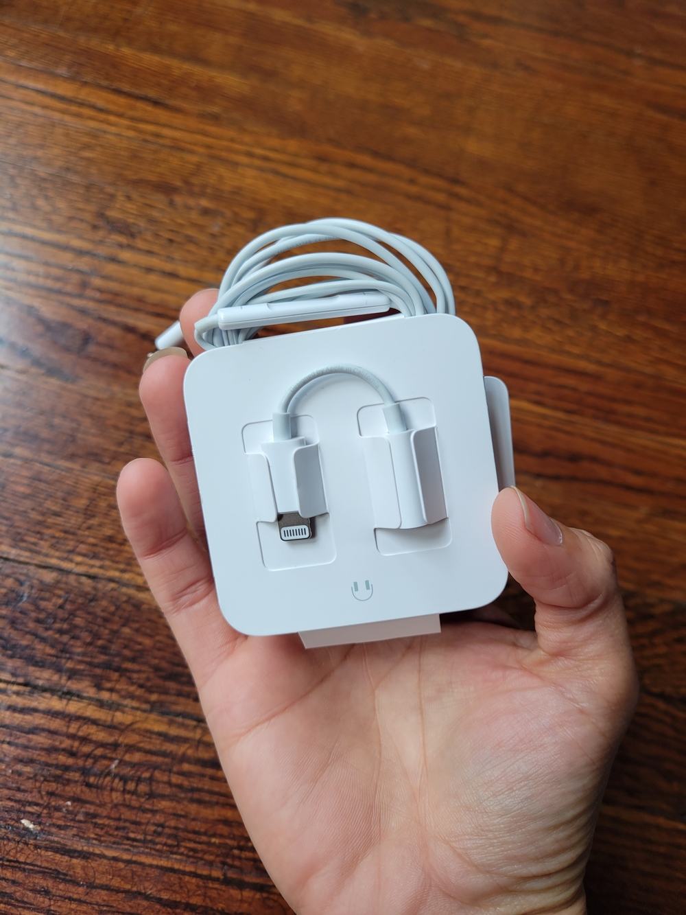 Apple Lightning Earpods + 3.5mm Adapter OEM Earbuds New - Picture 3 of 13